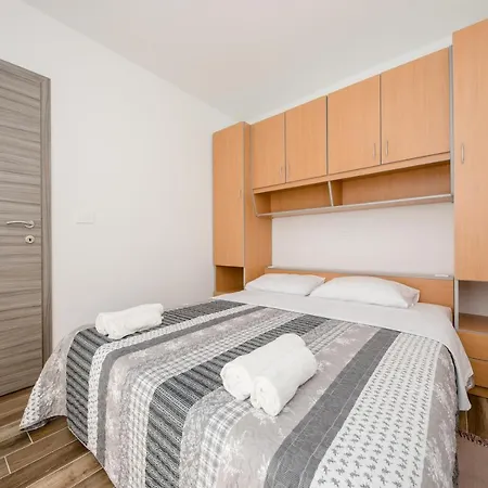Apartments Gael