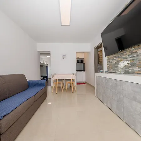 Apartments Gael *