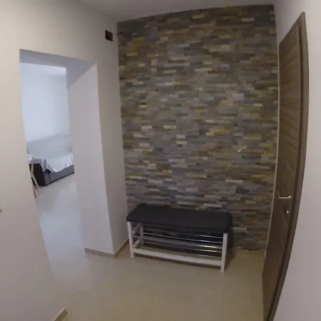 Apartments Gael *